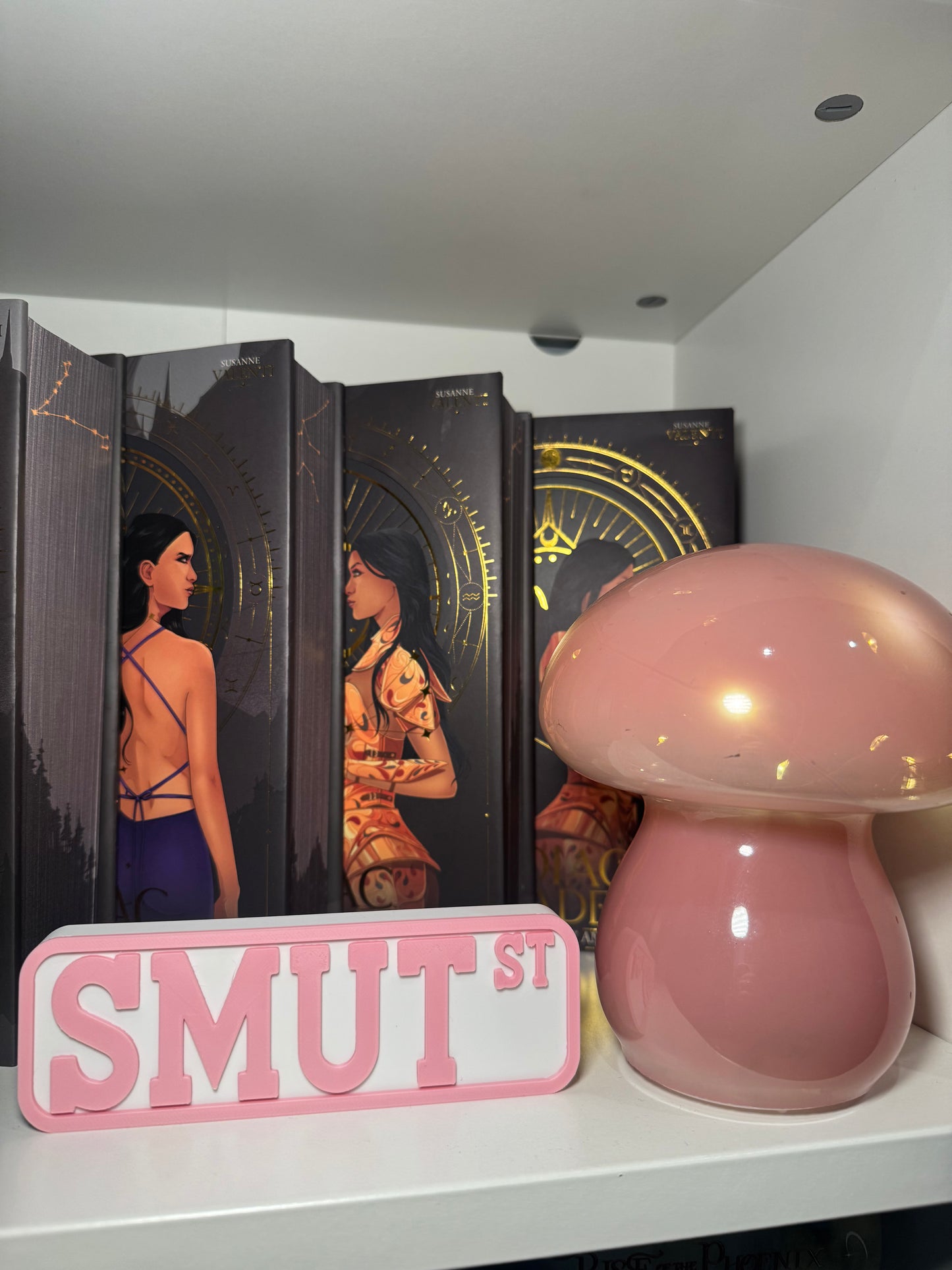 Smut St Street Sign