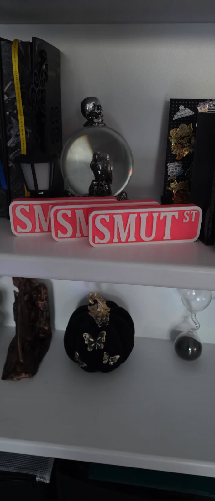Smut St Street Sign